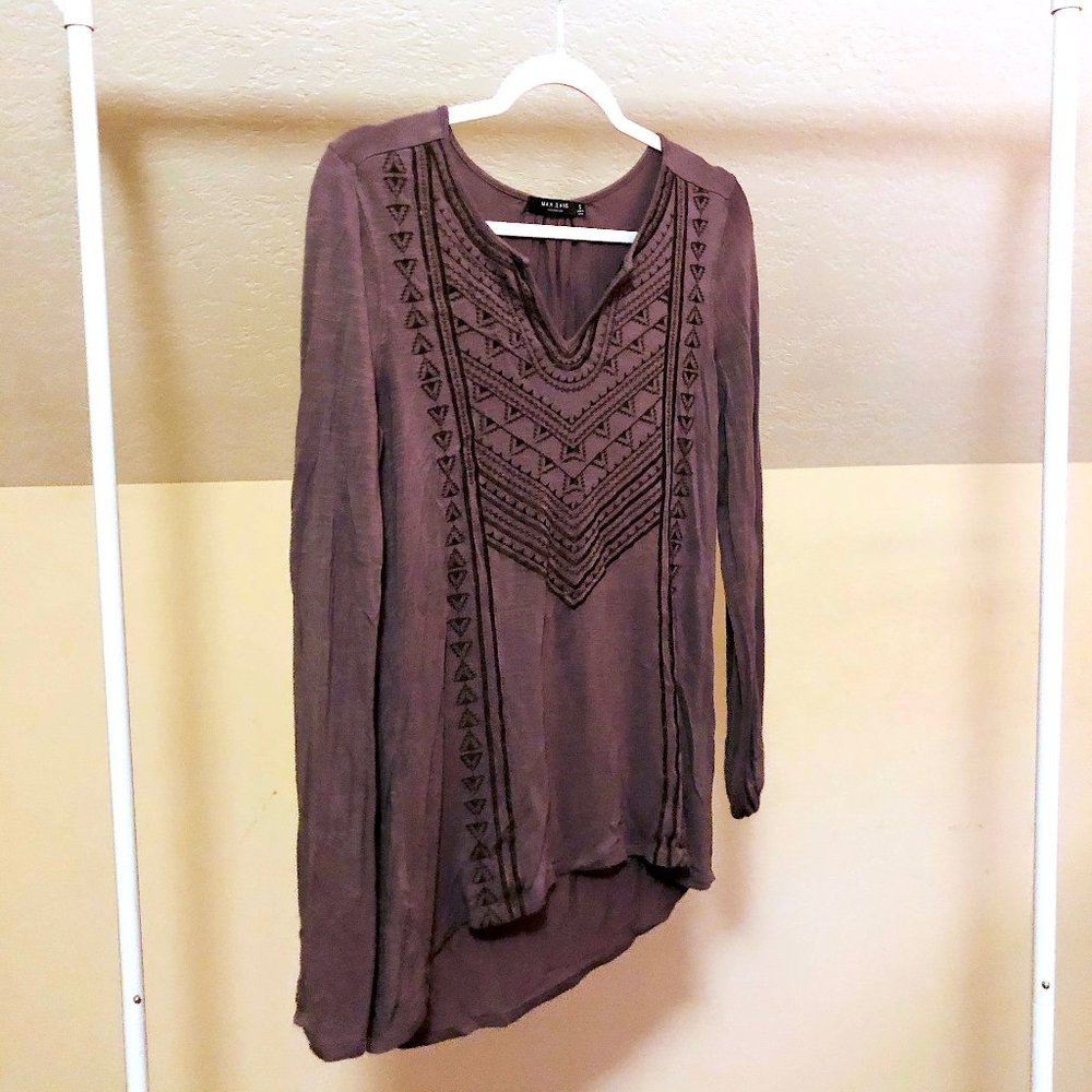 Embroidered Max Jeans Long Sleeve Top